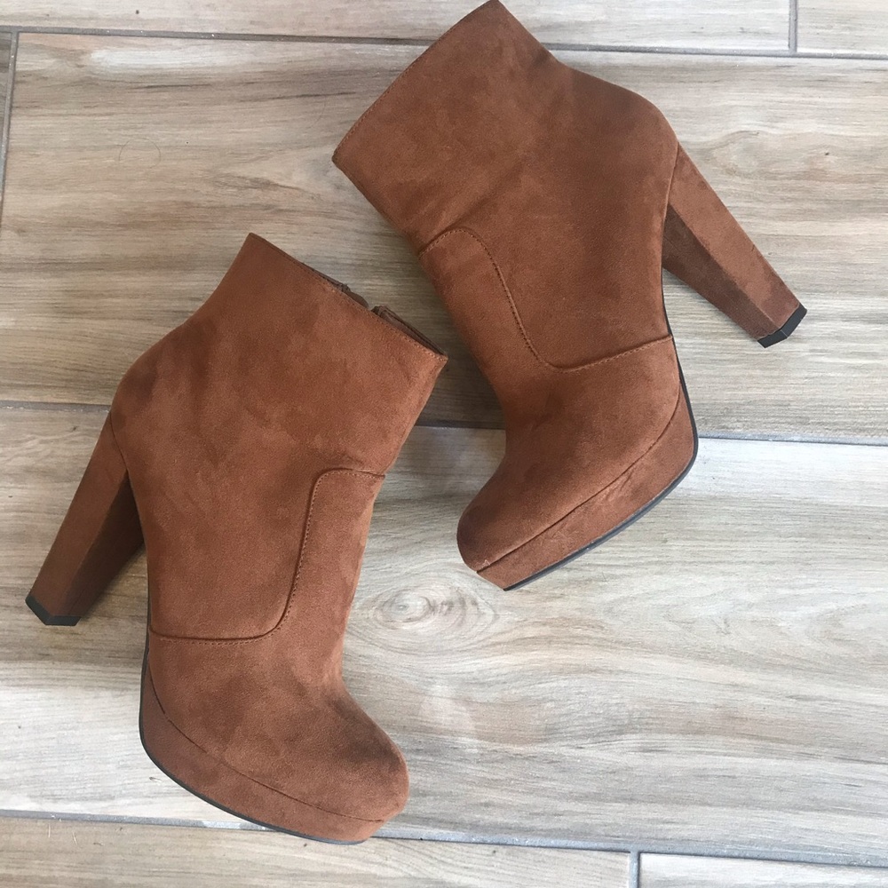 SUEDE BOOTIES